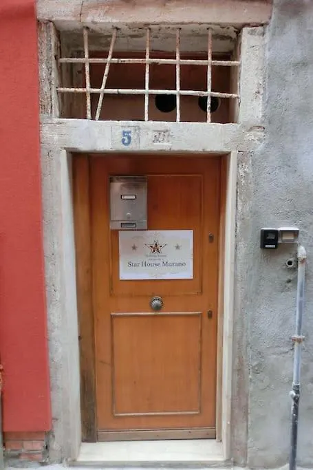 Central Star House Murano 0*,